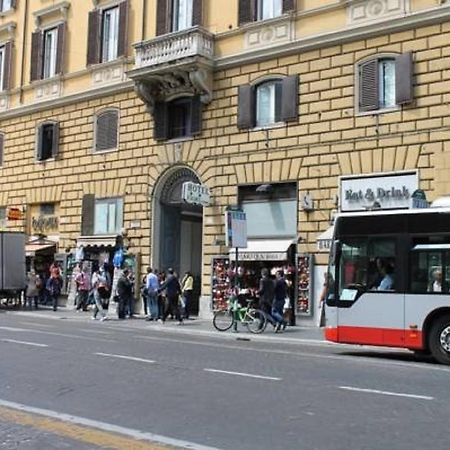 Piccolo Fiore Roma Esterno foto