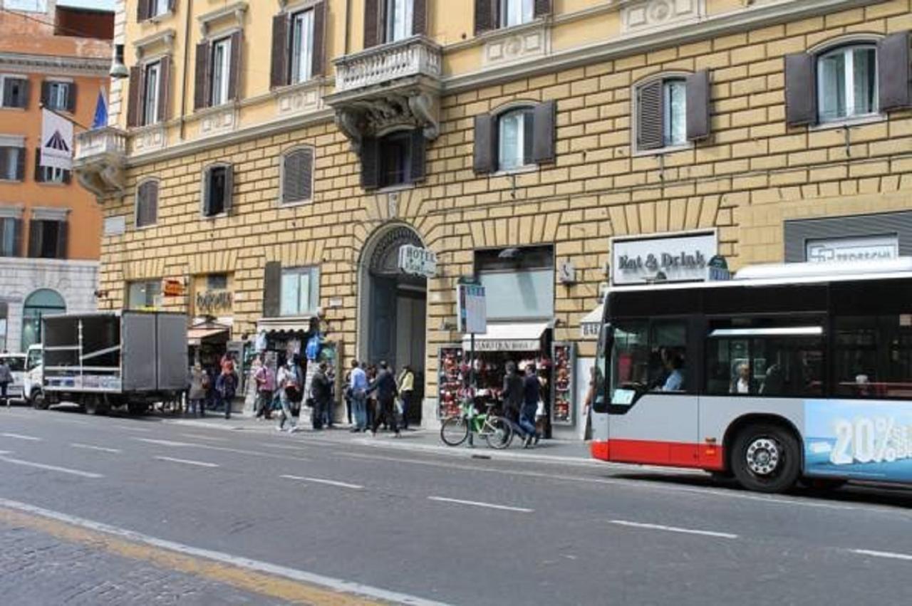 Piccolo Fiore Roma Esterno foto